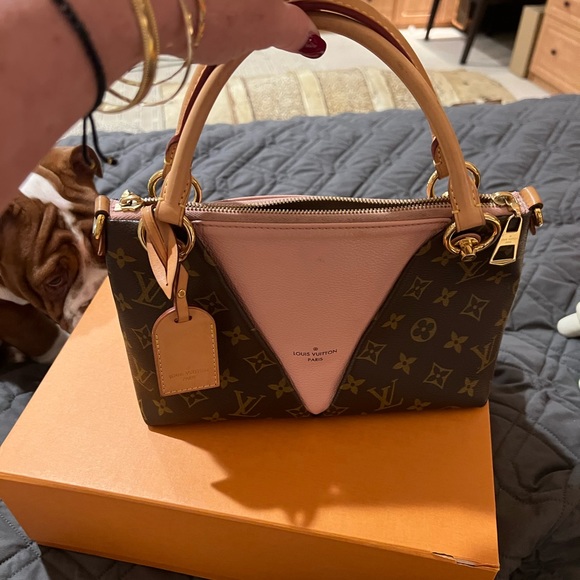 Louis Vuitton V tote BB monogram. In good condition. Authentic 💕 - Picture 3 of 7